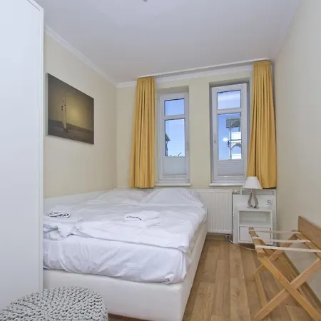 아파트 Mit Meerblick Und Balkon, Gratis Nutzung Vom Ahoi Erlebnisbad Und Sauna In Sellin - Meeresblick 24